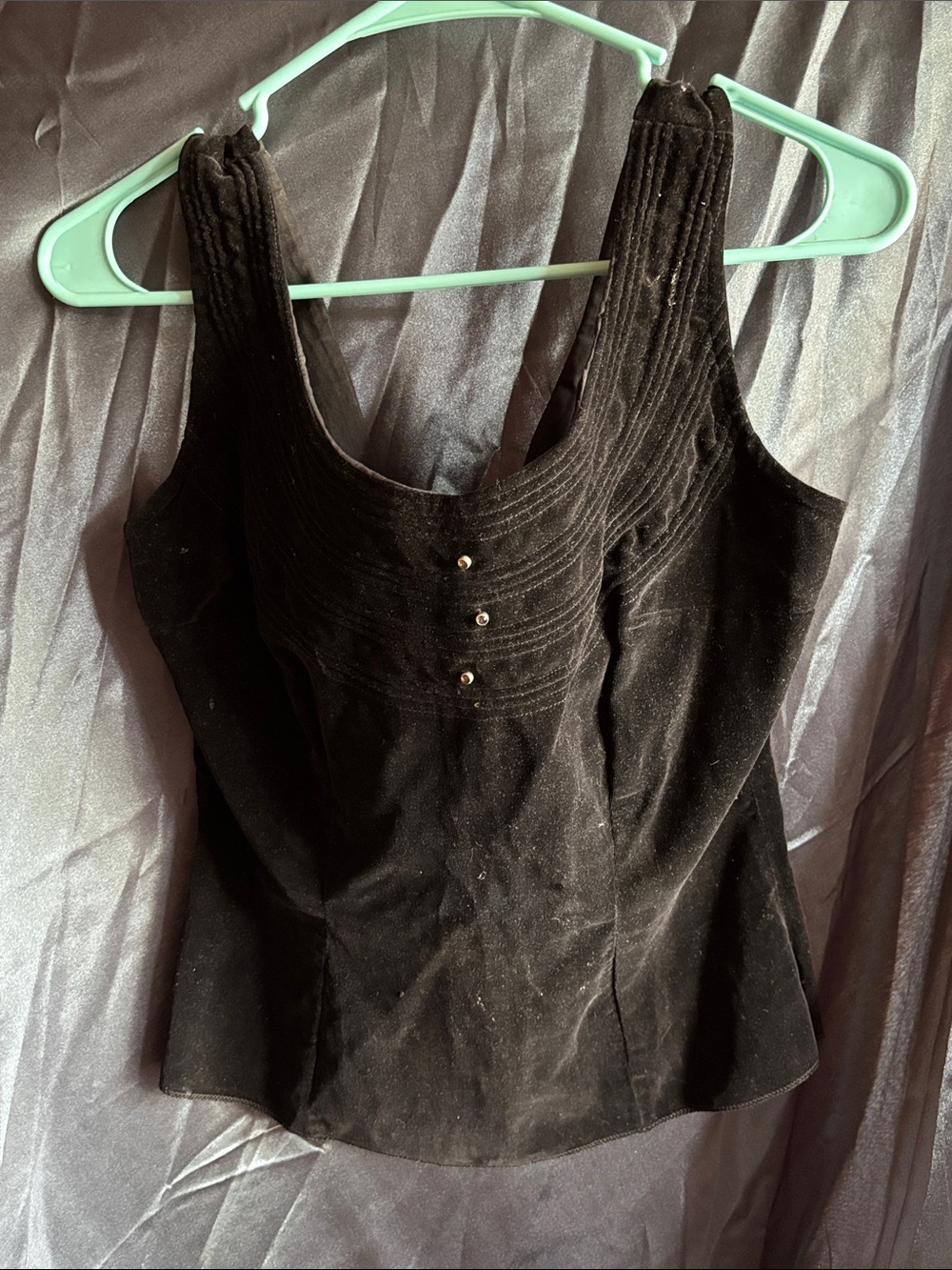 Black Sleeveless Scoop-Neck Tank Top - Vintage-Inspired